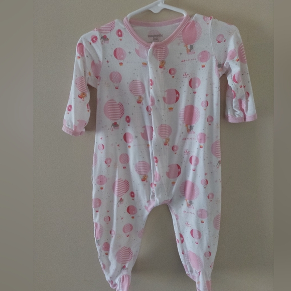Magnetic Me Other - Magnetic Me Hot Air Balloon Footie~ sz 3-6 mo